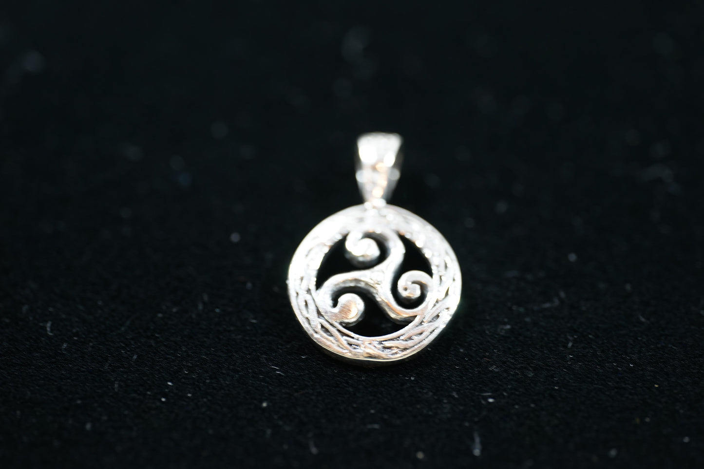 Triscle Knot Silver Pendant