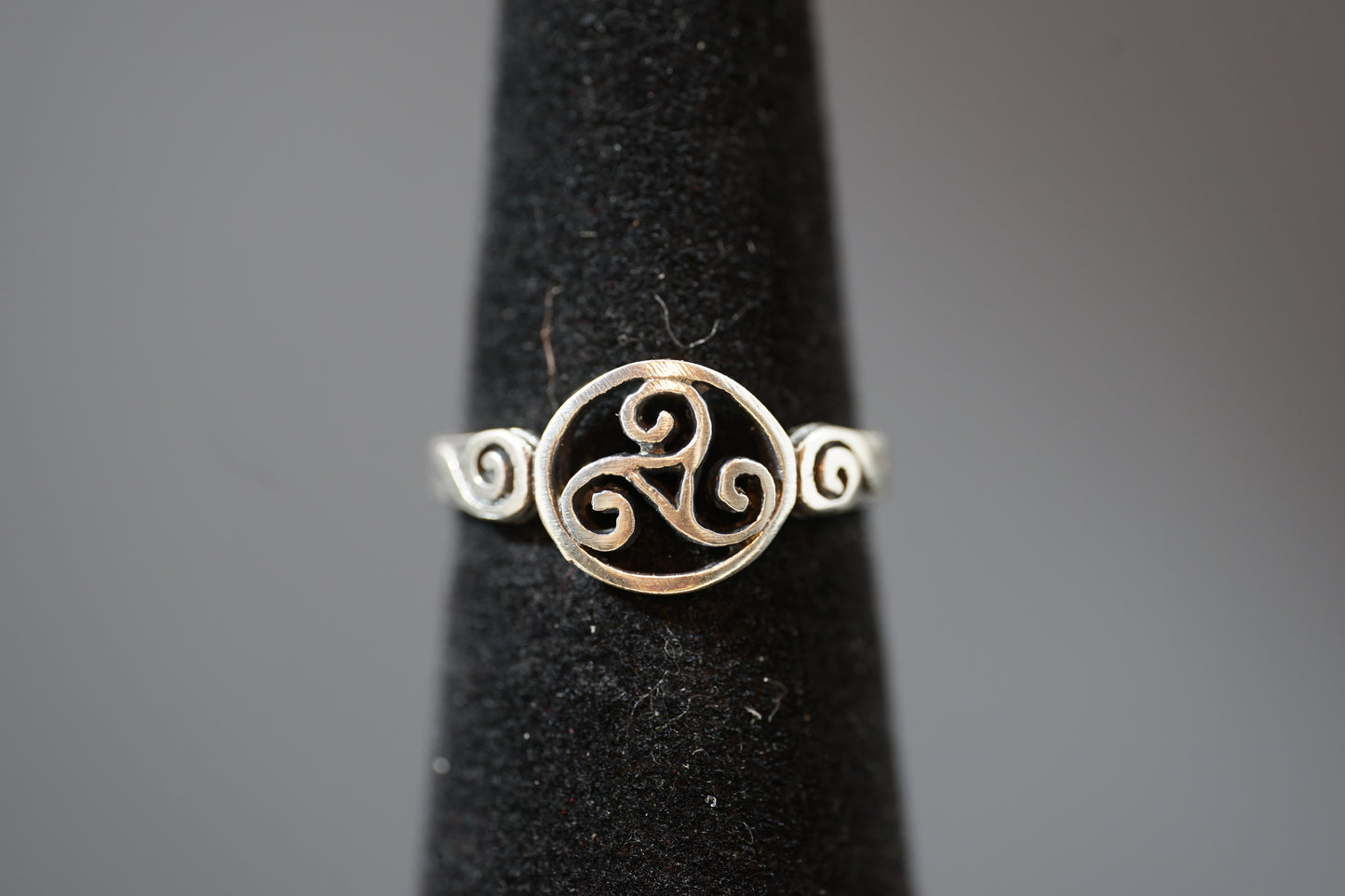 Elegant Celtic Triskele Wheel Silver Ring