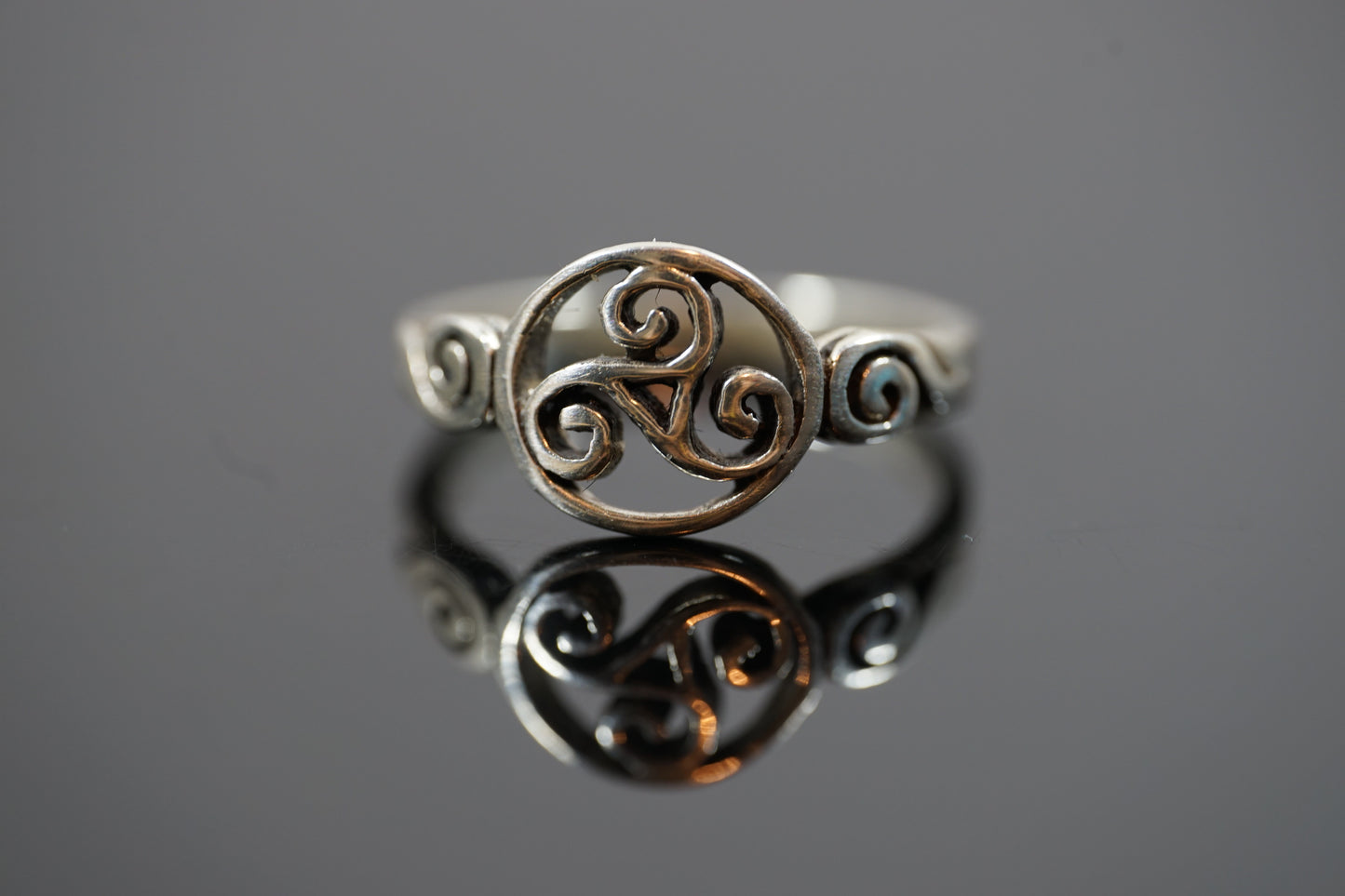 Elegant Celtic Triskele Wheel Silver Ring